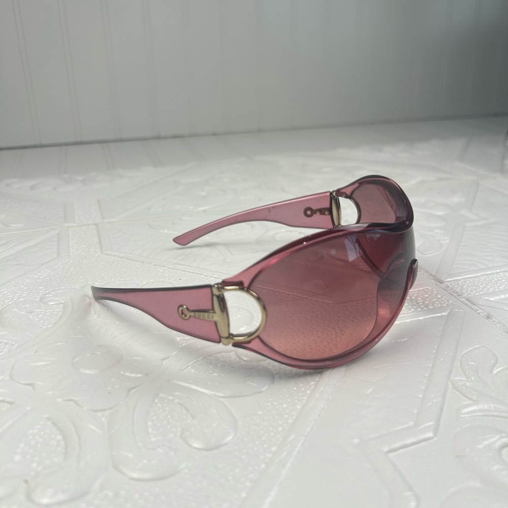 Gucci Women’s Oversized Pink Shield Sunglasses - Picture 4 of 9
